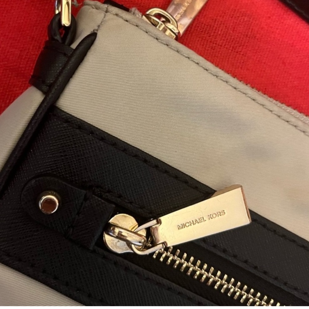 Michael Kors Connie north south large Crossbody bag nylon - Picture 12 of 14